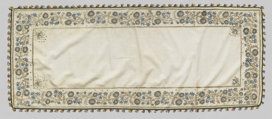 Garment or furnishing textile