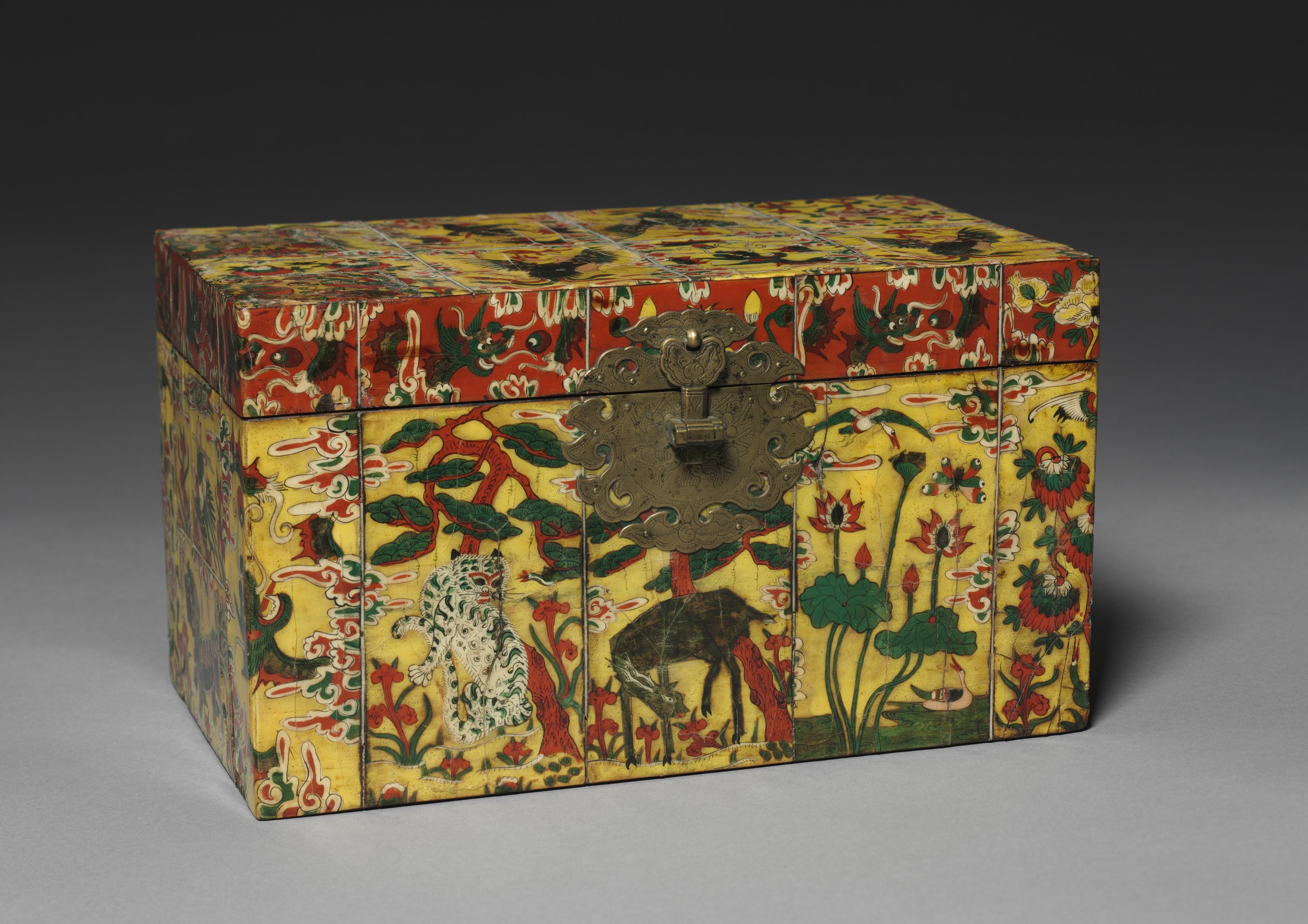 Box with Painted Oxhorn | Cleveland Museum of Art