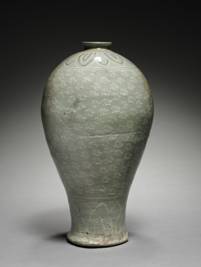 Prunus Vase with Inlaid Clouds and Flying Cranes Design