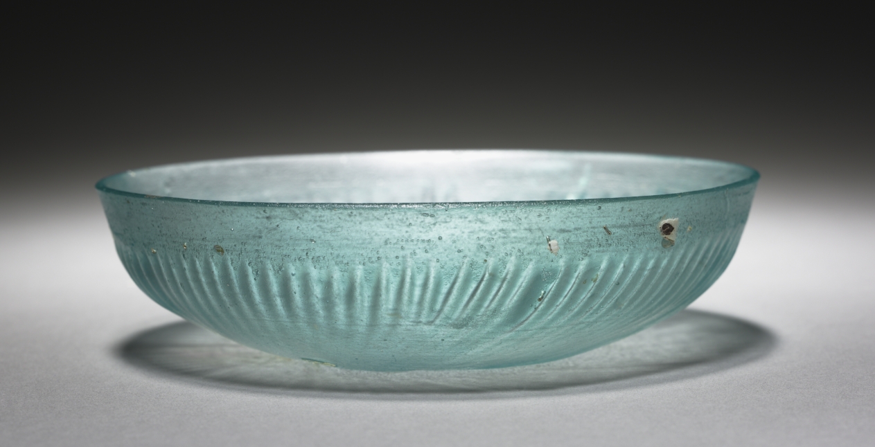 Shallow Ribbed Bowl