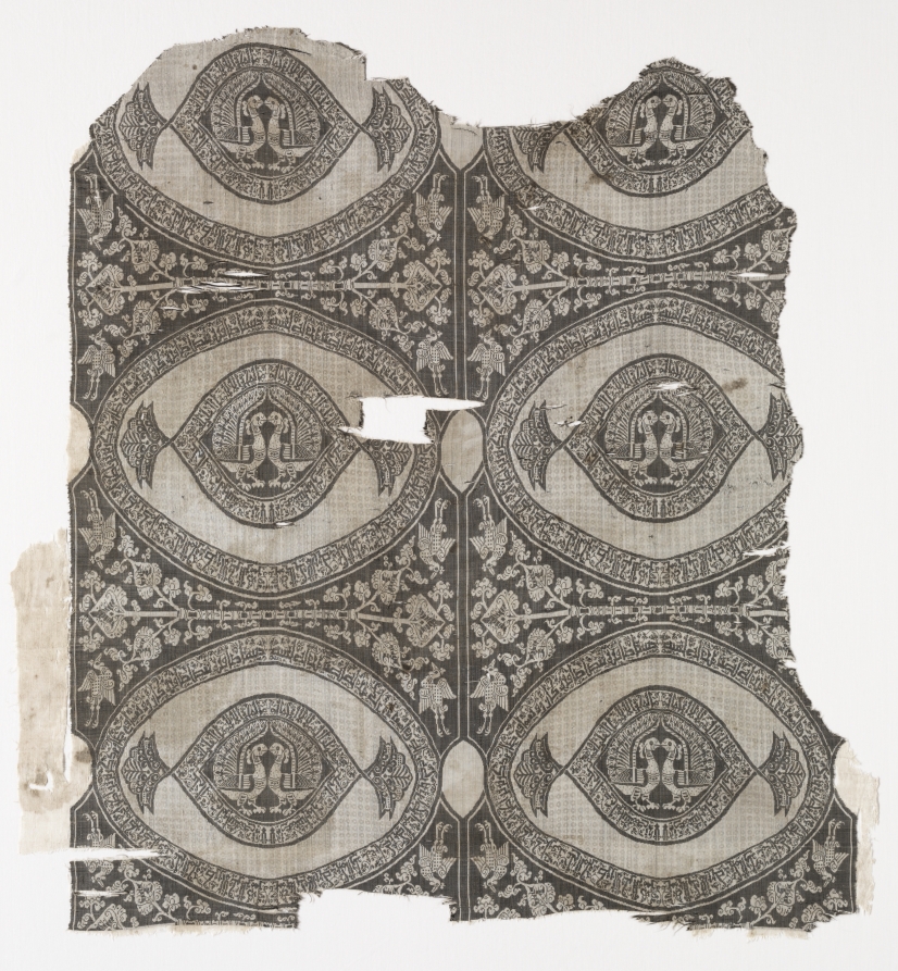 Medallions with confronting peacocks