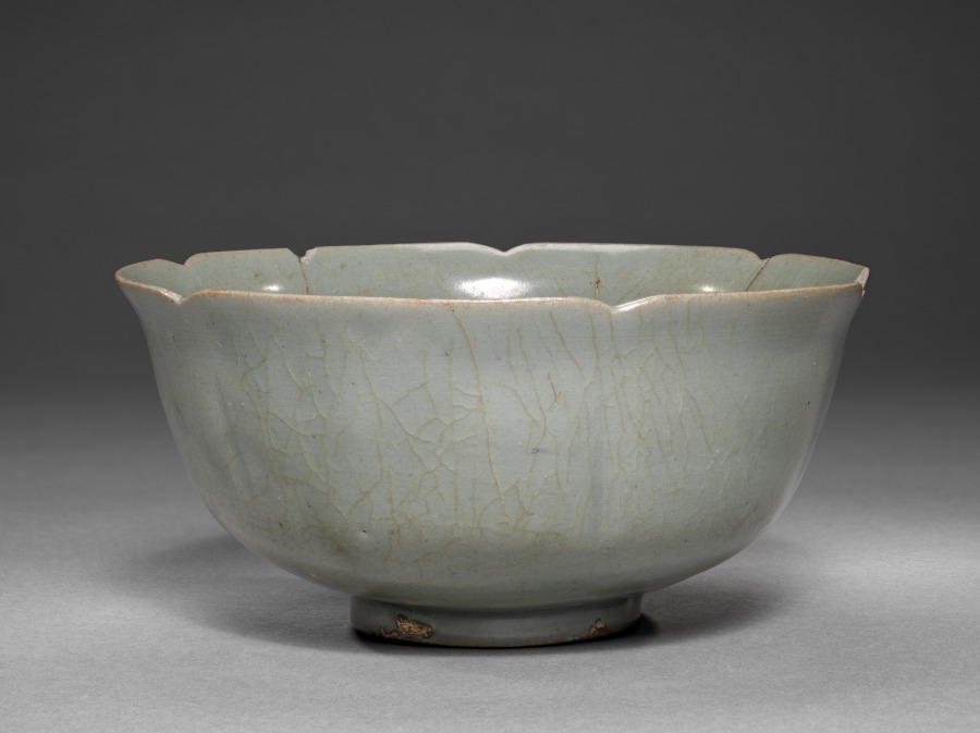 Floral-shaped Bowl