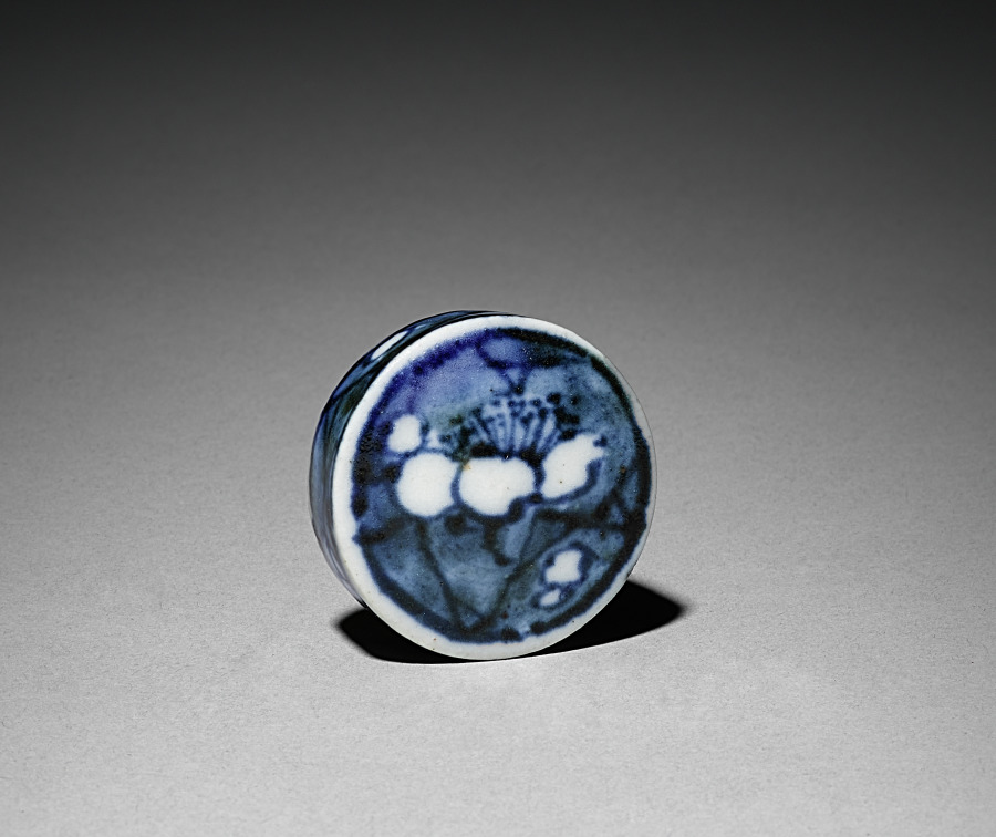 Tea Container (lid) with Plum Blossoms