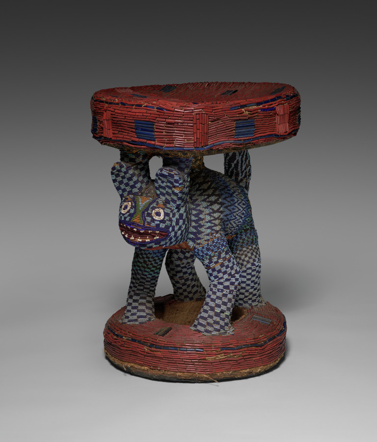 Prestige stool (Kuo)