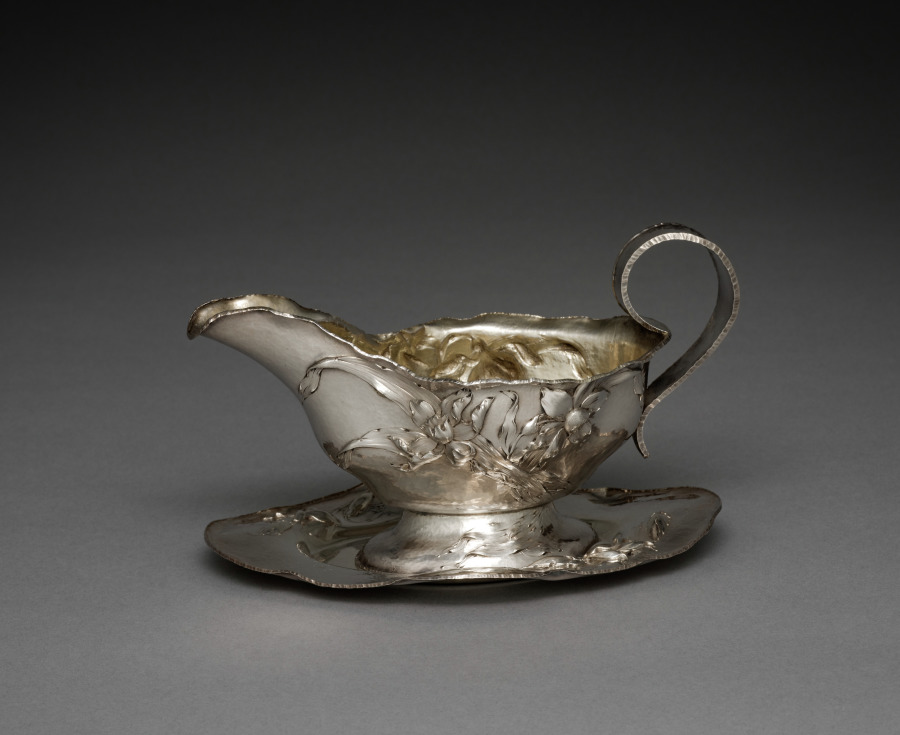 Sauce Boats and Trays