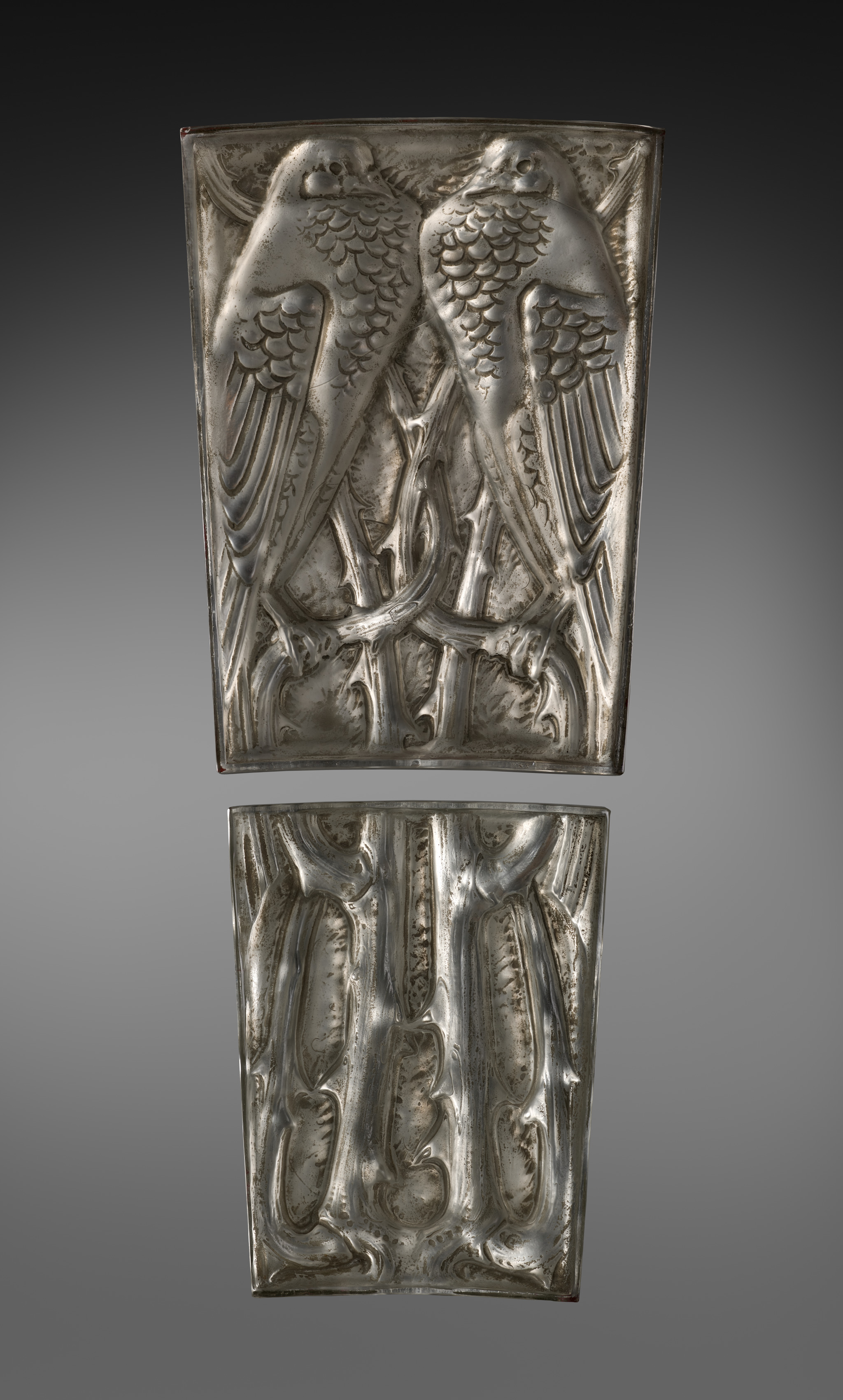 Two Pigeons Panels (Panneaux deux pigeons)