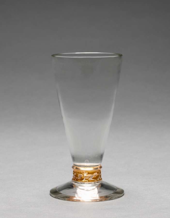 Ring of Dogs Footed Water Glass (Verre à pied bague chiens)