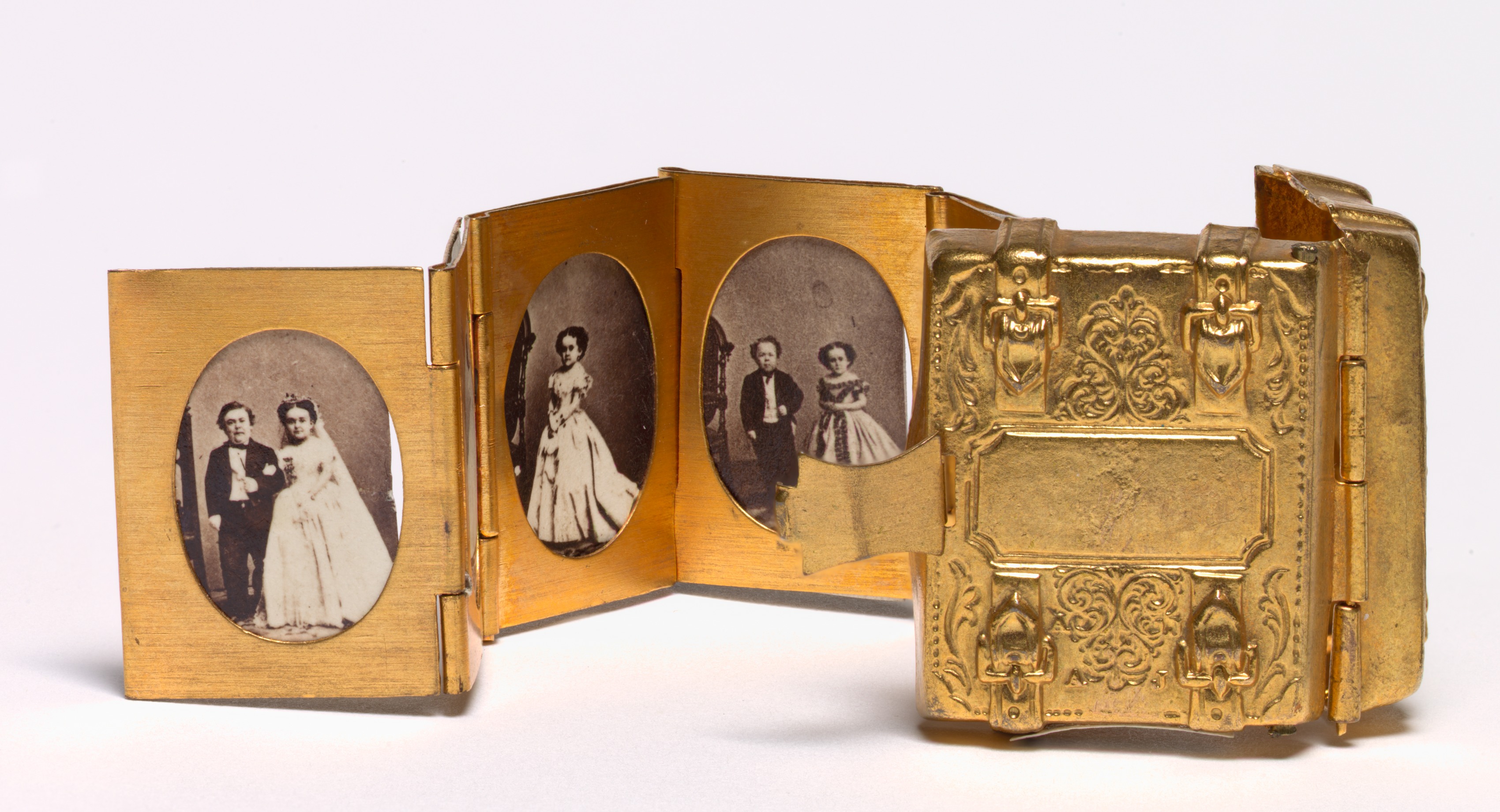 Somebody's Luggage (Miniature Wedding Album of Tom Thumb and