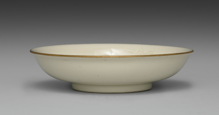 Small Dish from Dining Set with Plum Blossoms and Cracked-Ice