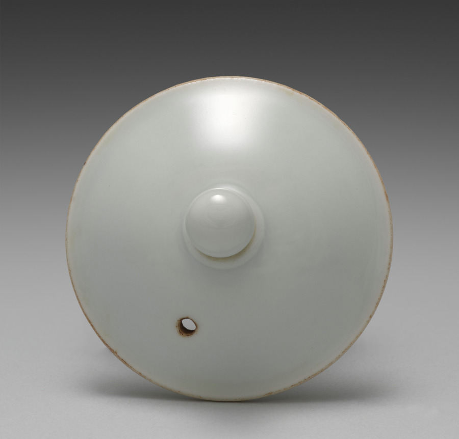 Lid for a Teapot with Cherry at Night in Gion