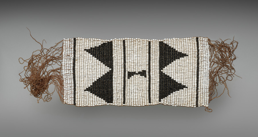 Royal ceremonial beadwork: anklet (izitsaba)