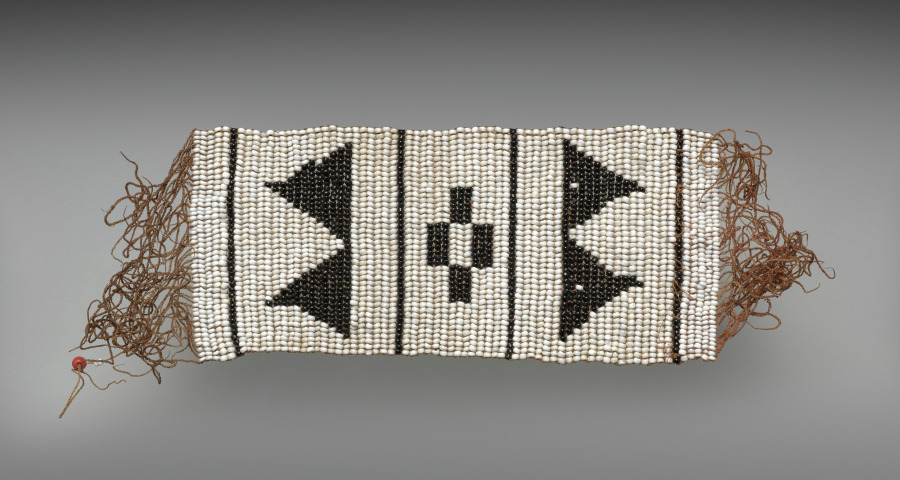 Royal ceremonial beadwork: anklet (izitsaba)