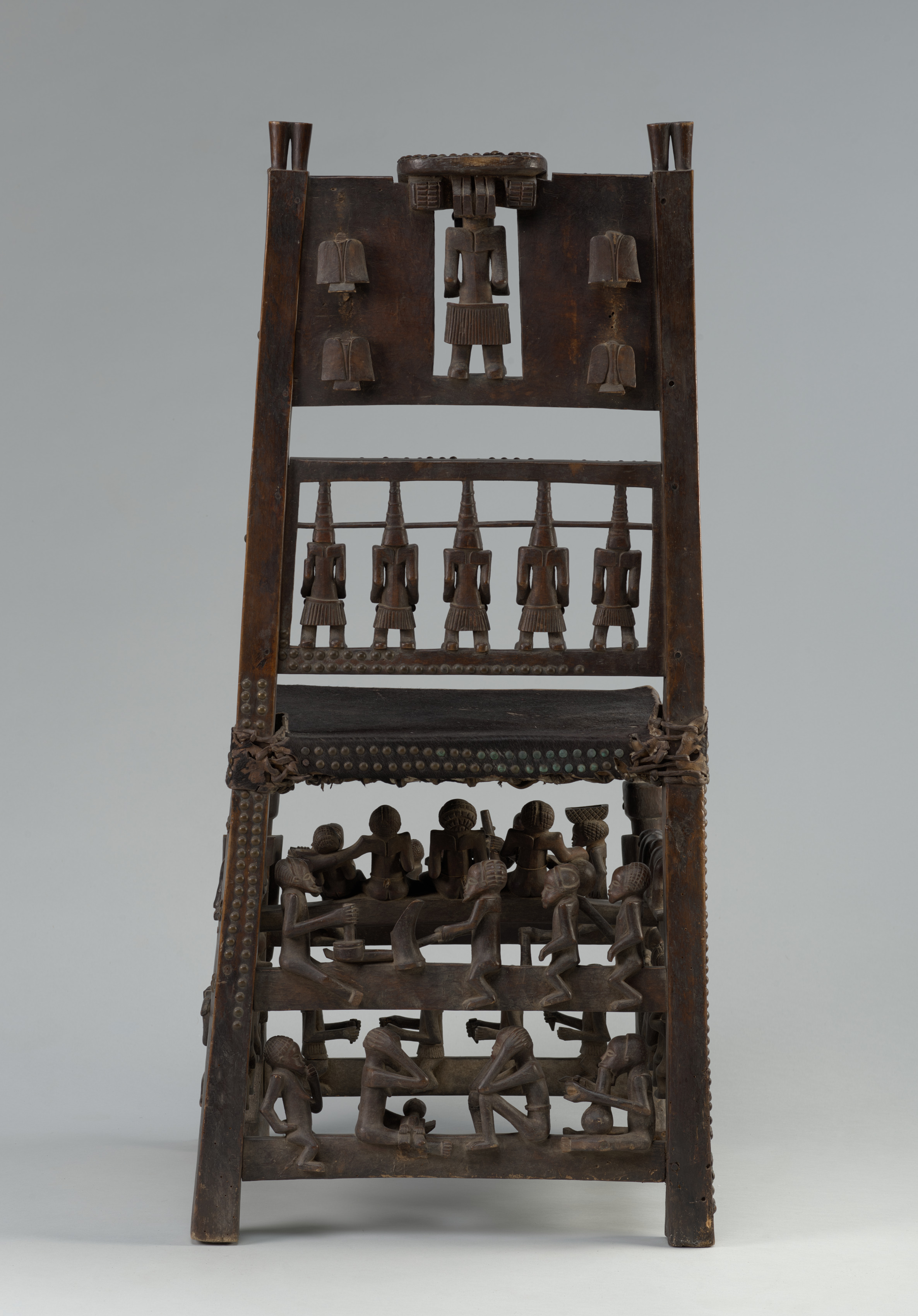 民族美術（Tribal Art）トライバルクイーンチェア