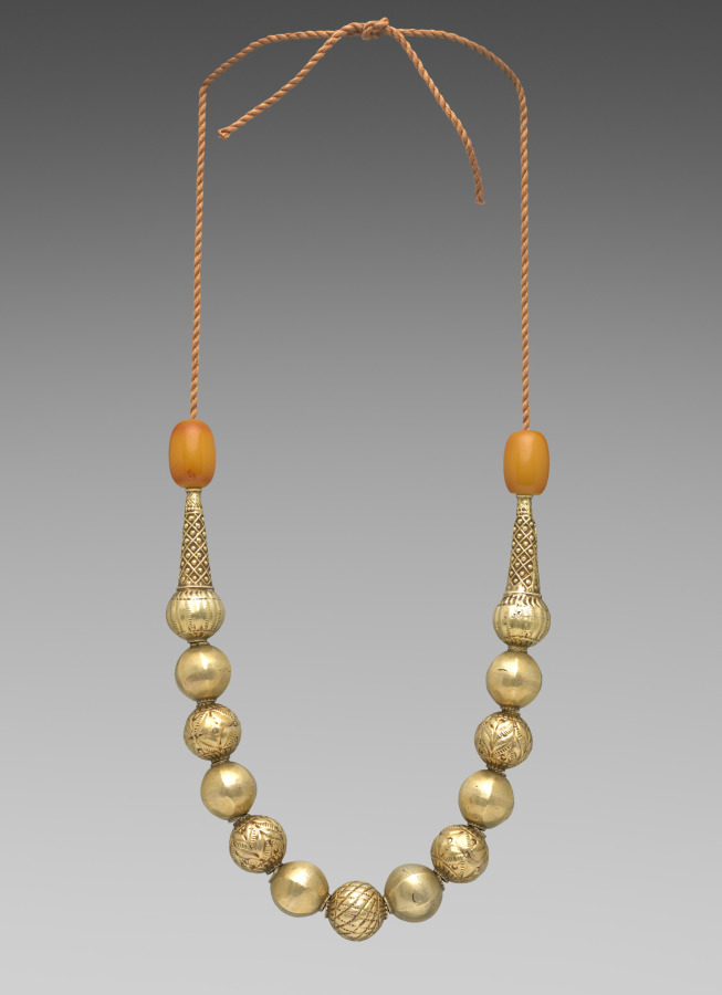 Necklace (muriya or murriyya)