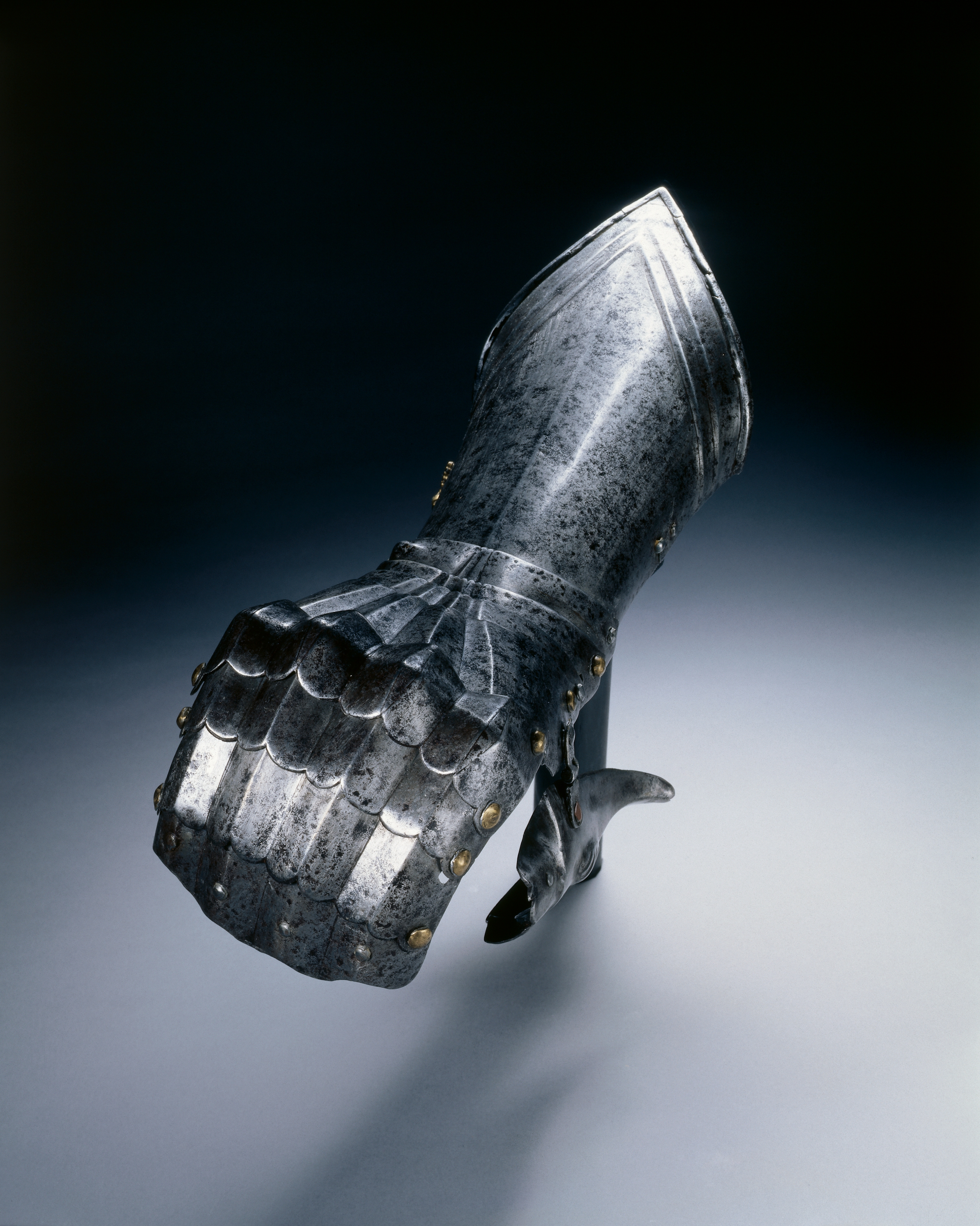 Gothic Mitten Gauntlet for the Right Hand | Cleveland Museum of Art