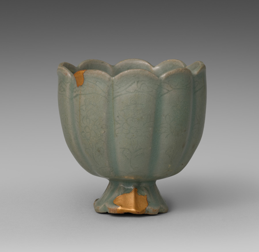 Floral-shaped Cup with Incised Chrysanthemum Design | Cleveland