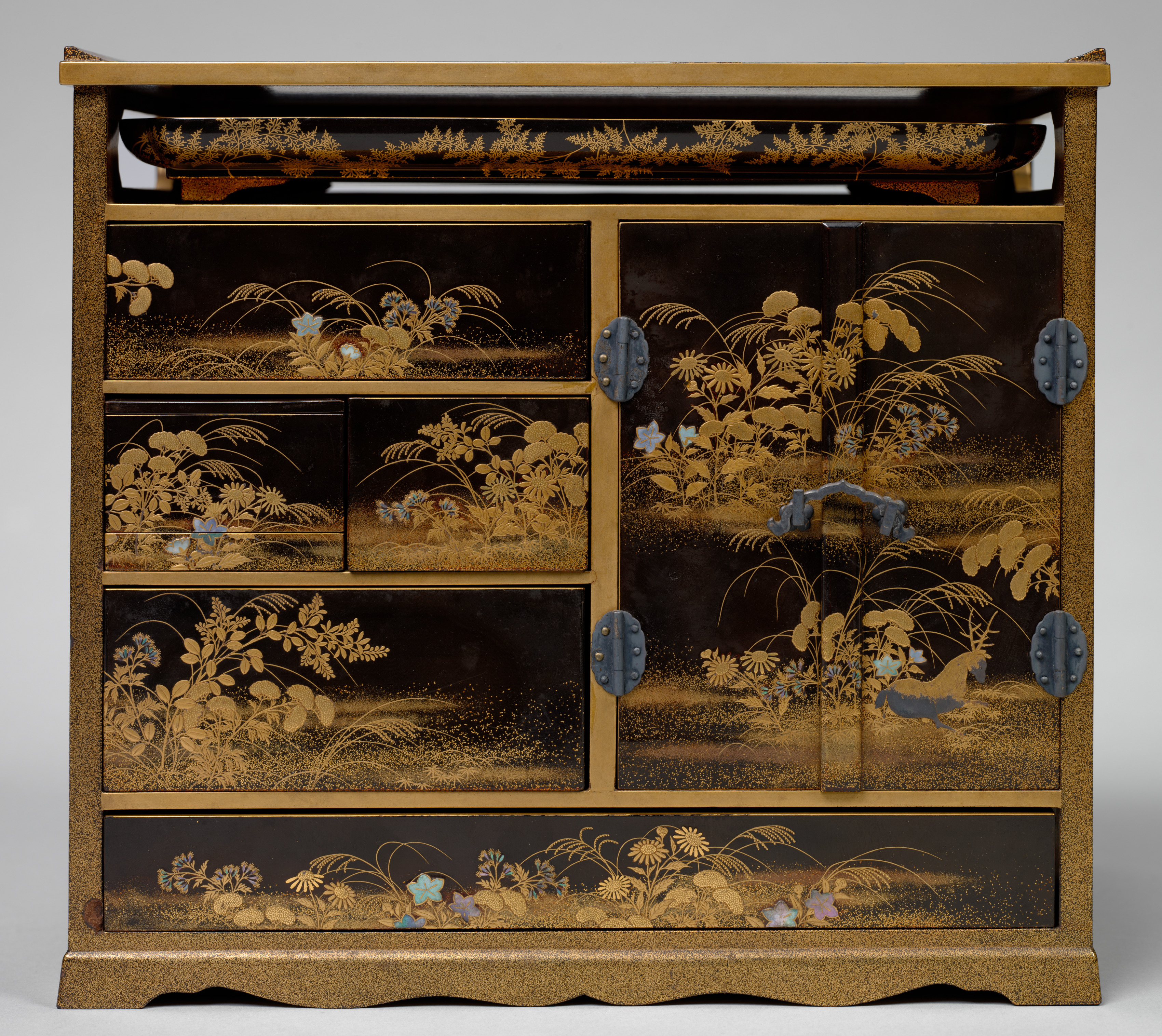 日本の蒔絵 写真集 「A Sprinkling of Gold」 Ten-Round Incense Game | Cleveland Museum of Art
