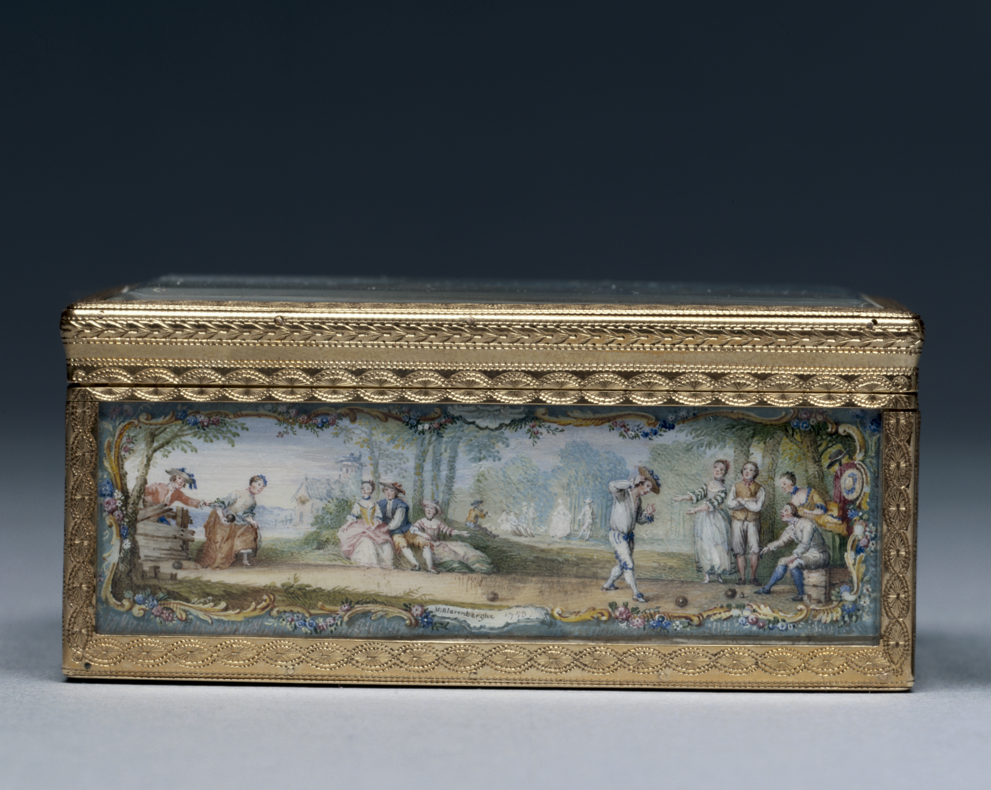 Snuff Box, Tabatiere, Horn, original. 19th century, original. Lid with scenery. Rectangular shops body.9 x 5 x 2 cm. Condition, no damage.